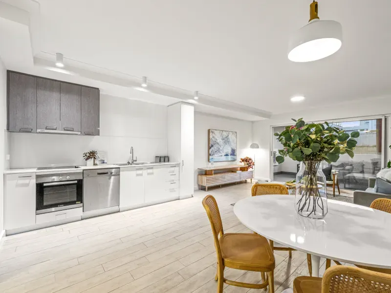 North Fremantle Modern — short-term rental property in North Fremantle. Landlord permission secured.