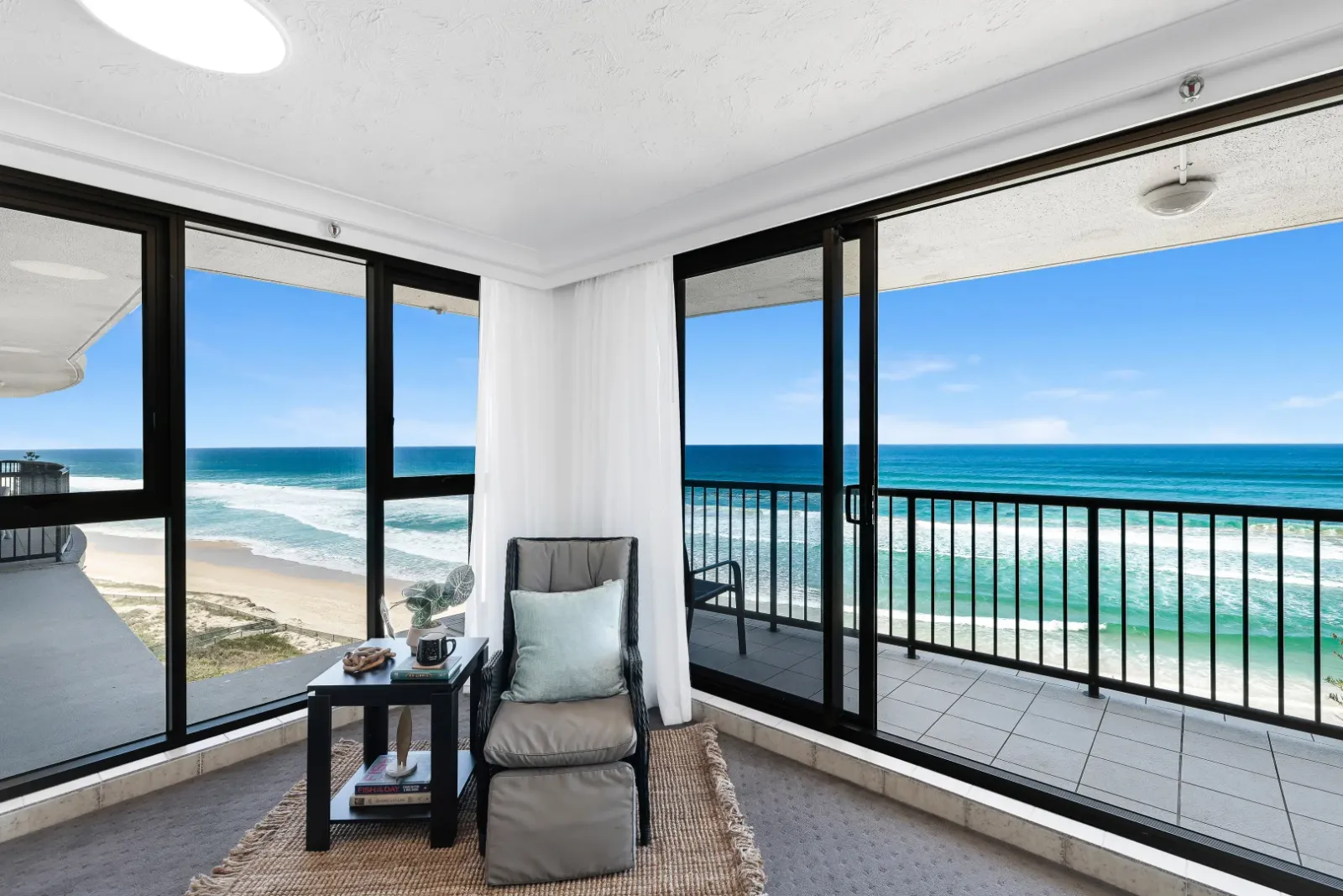 Beachfront Surfers Paradise — short-term rental property in Surfers Paradise. Landlord permission secured.